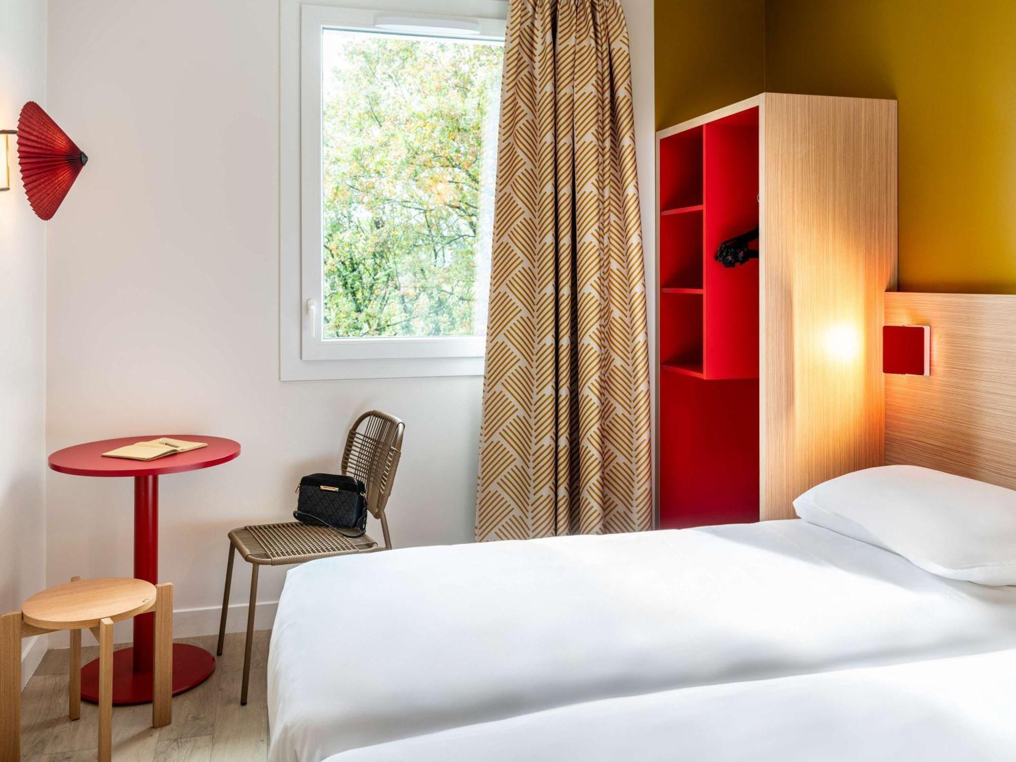 Hotel Ibis Styles Prevessin Geneve Aeroport Exterior foto