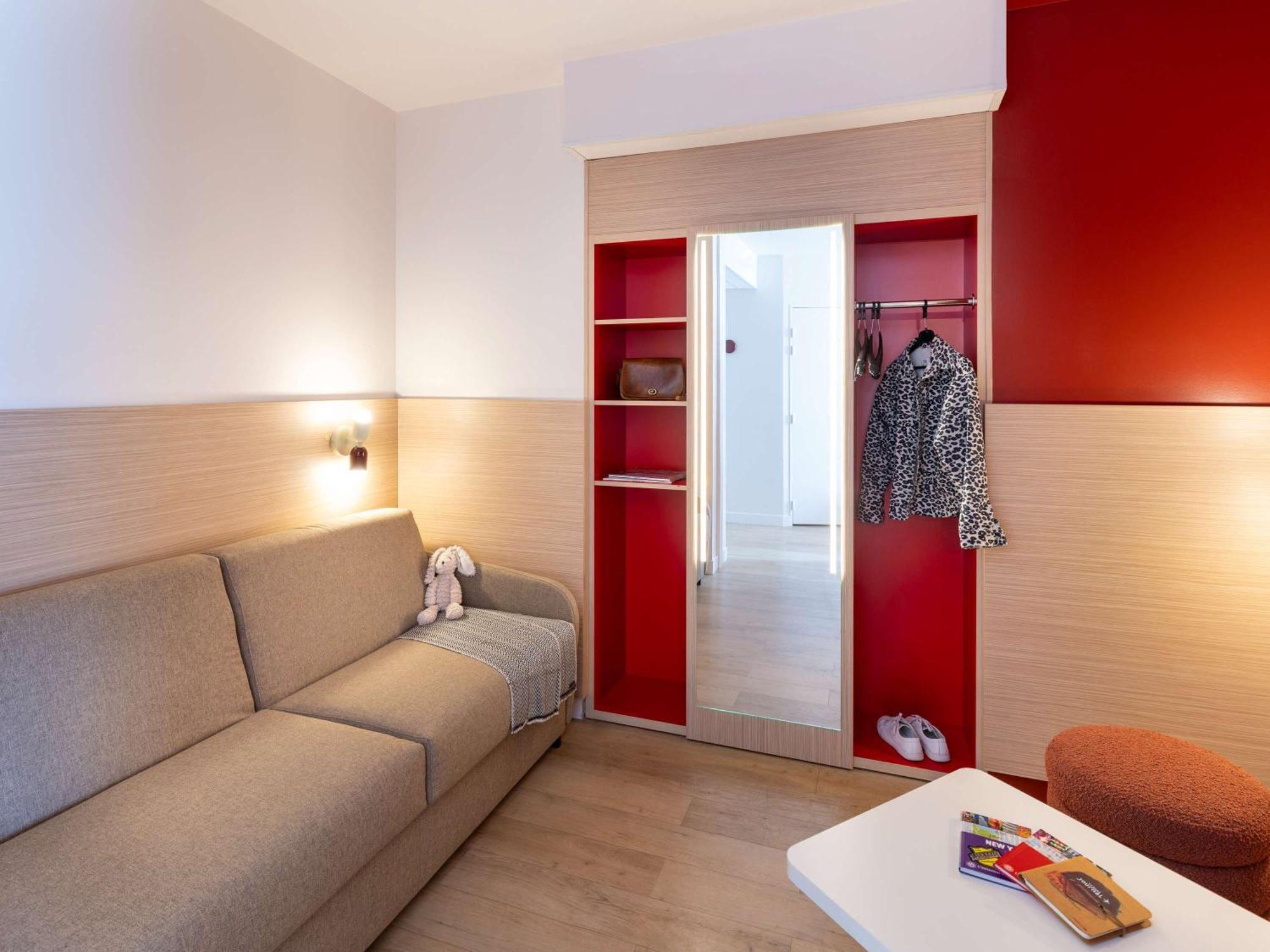 Hotel Ibis Styles Prevessin Geneve Aeroport Exterior foto